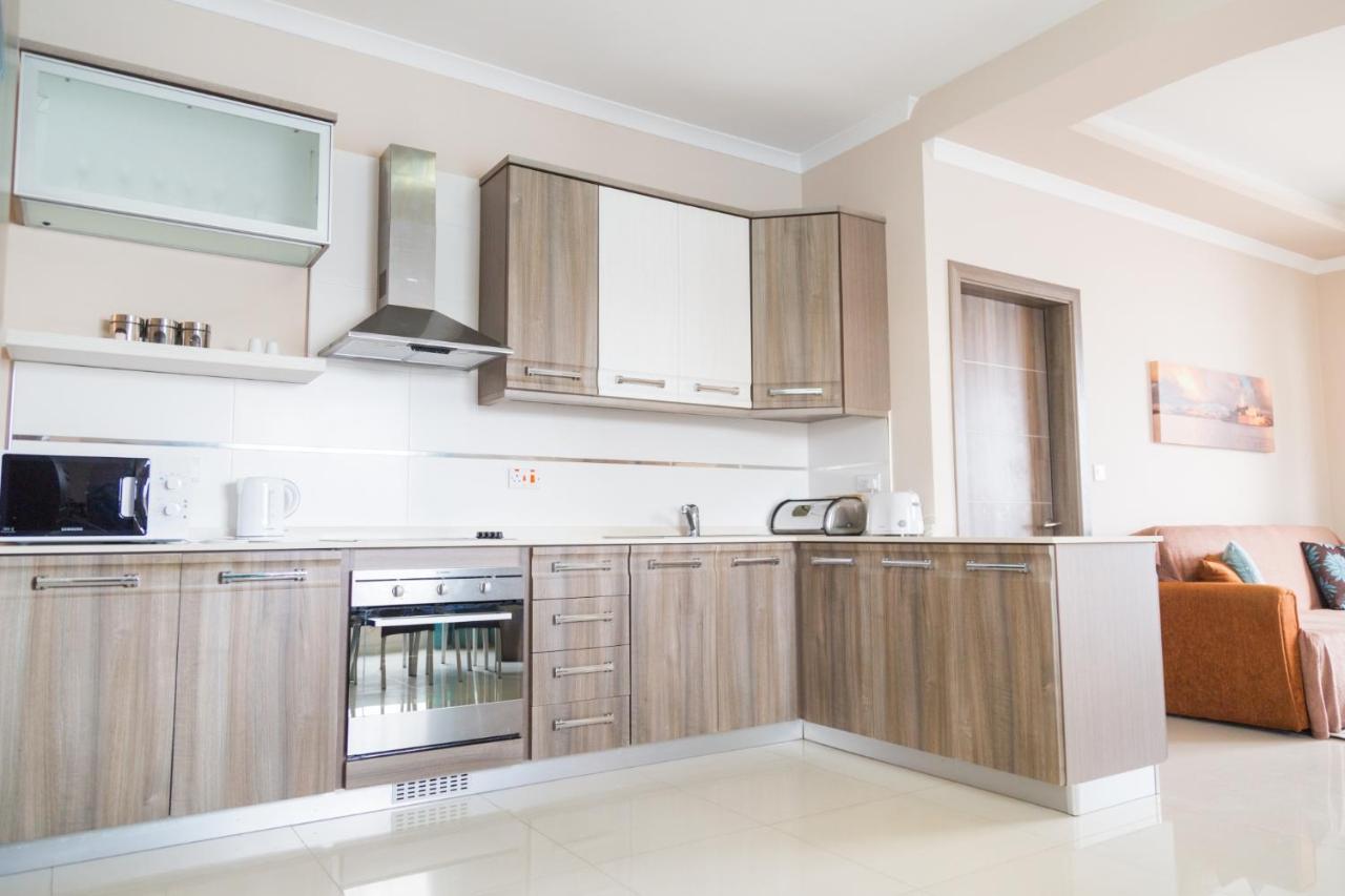 Riviera Holiday Apartments - Seafront - Wifi Marsaskala Bagian luar foto