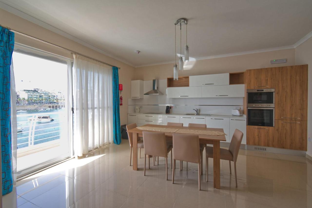 Riviera Holiday Apartments - Seafront - Wifi Marsaskala Bagian luar foto