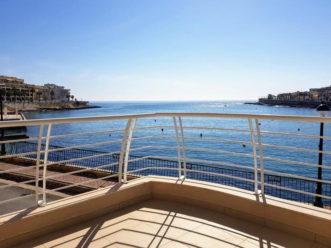 Riviera Holiday Apartments - Seafront - Wifi Marsaskala Ruang foto