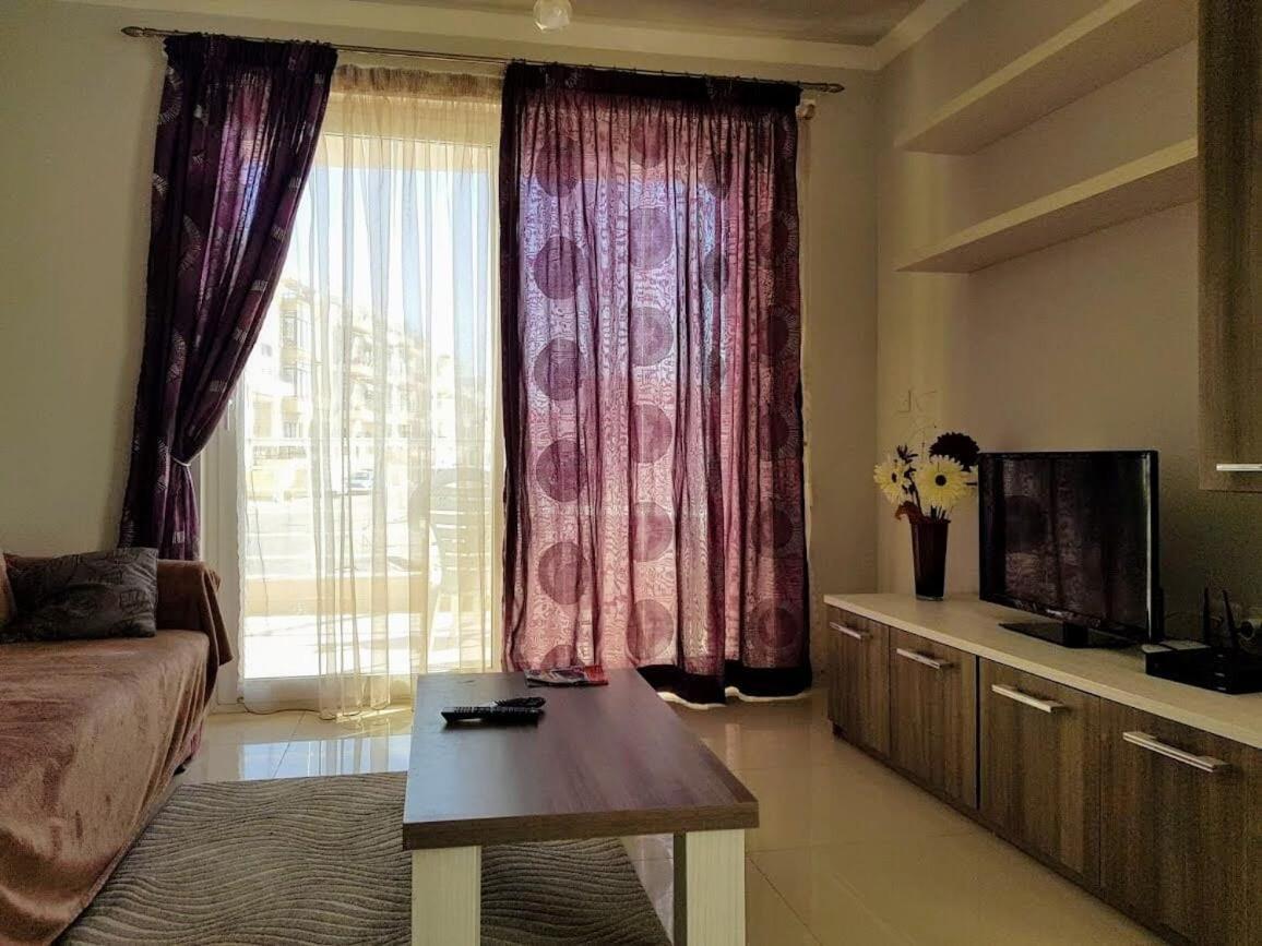 Riviera Holiday Apartments - Seafront - Wifi Marsaskala Ruang foto